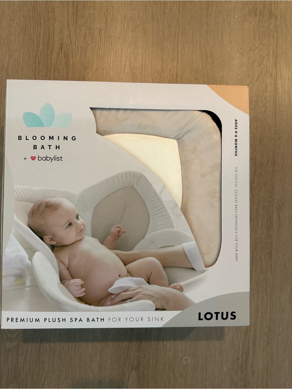 NWT Blooming Bath Lotus Plush Spa Bath - Beige
